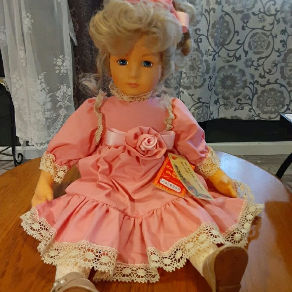 Lenci Felt italian made doll. 18" tall - Picture 7 of 7